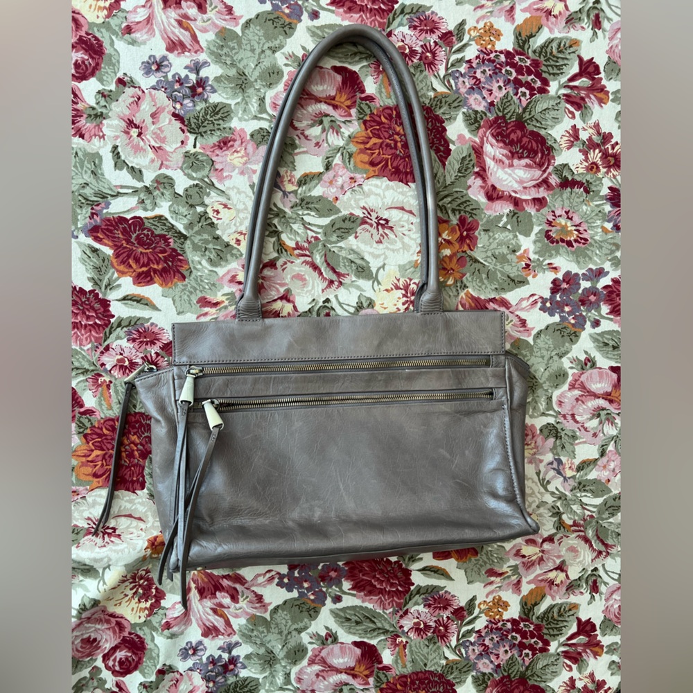 Hobo International Seeker Tote Leather Shoulder Bag taupe